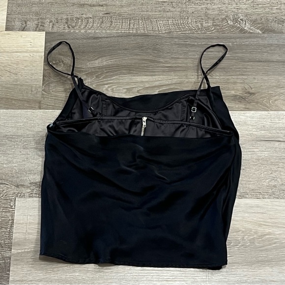 ASTR THE LABEL BLACM SILK TOP SIZE SMALL - Picture 4 of 5